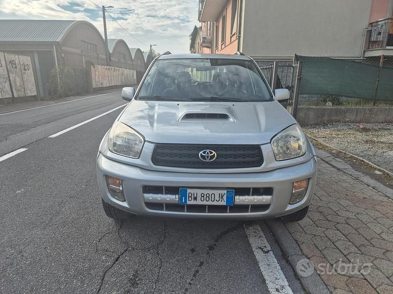 Usata Toyota RAV4 115 CV (84 kW) 2001 Grigio SUV