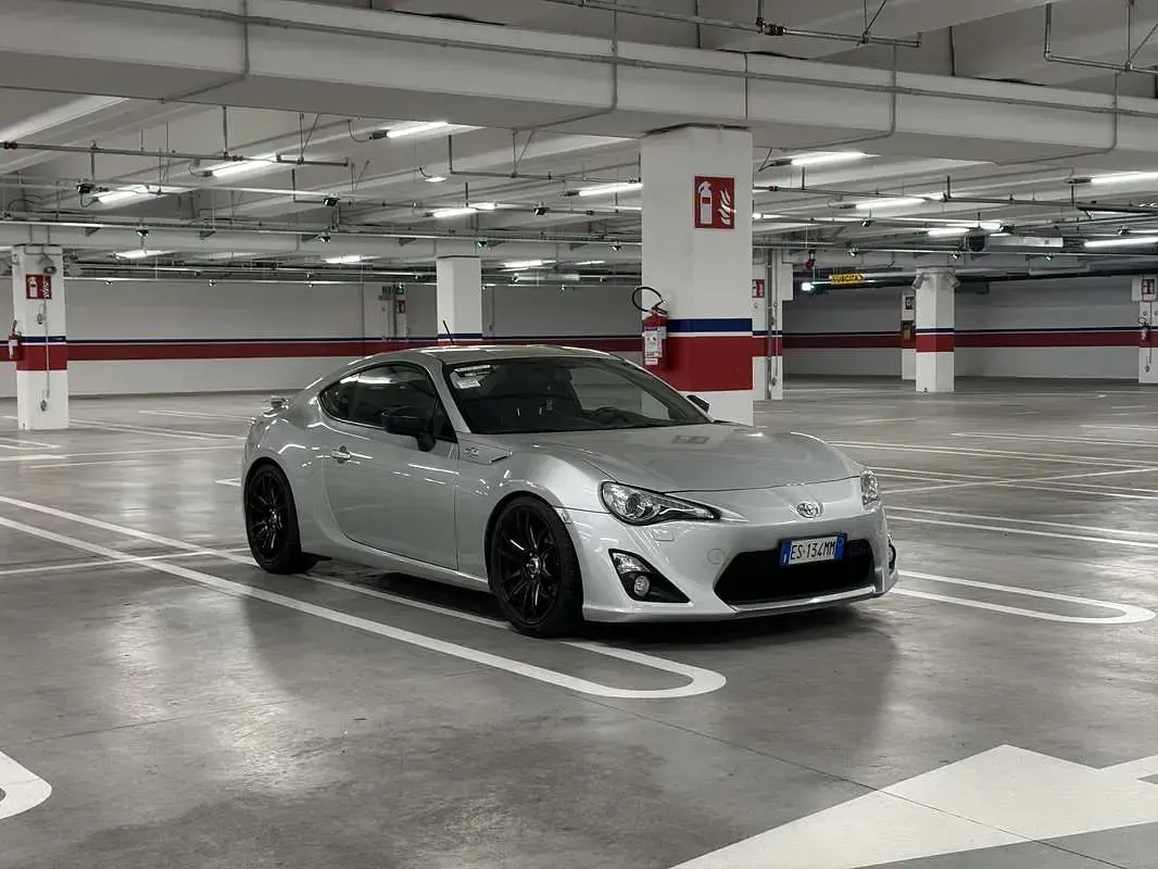 Usata Toyota GT86 GT 200 CV (147 kW) 2013 Grigio Coupé