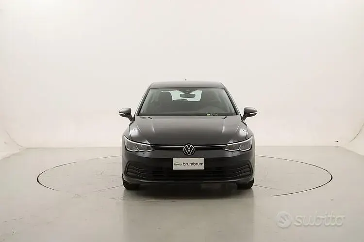 Usata VW Golf VIII Life 110 CV (80 kW) 2022 Grigio Berlina
