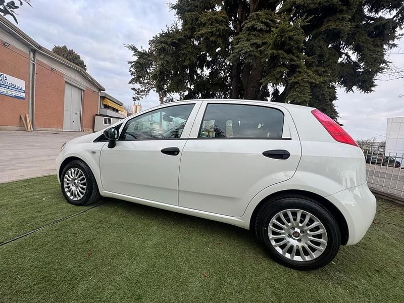 Usata Fiat Punto Street 95 CV (69 kW) 2017 Bianco Berlina
