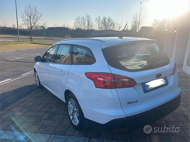 Usata Ford Focus Business Edition 120 CV (88 kW) 2018 Bianco Station wagon