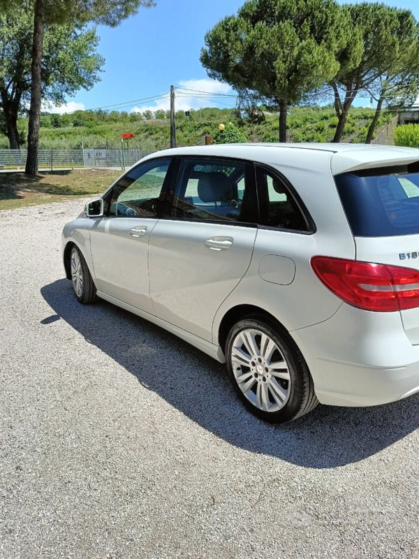Usata Mercedes B180 2011 Bianco Monovolume