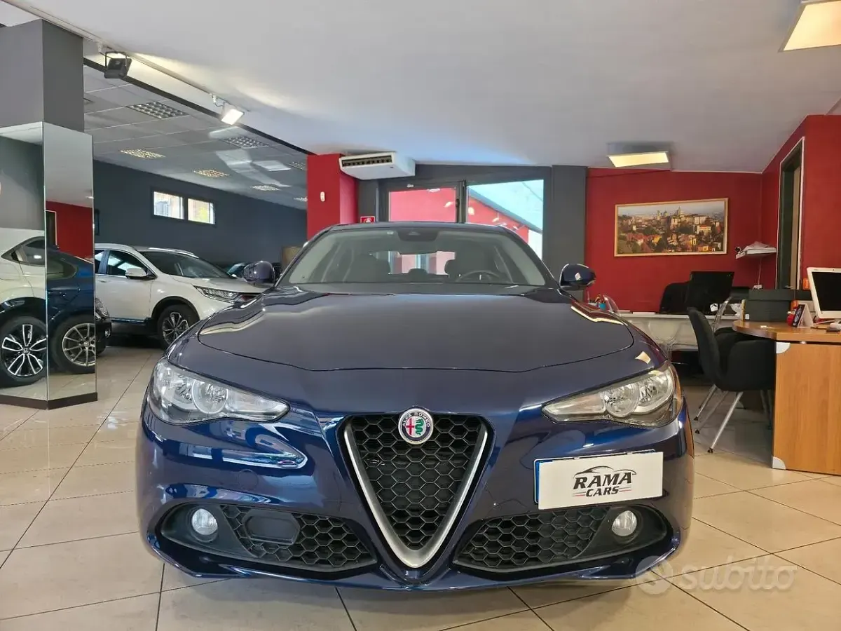 Usata Alfa Romeo Giulia 150 CV (110 kW) 2016 Blu Berlina