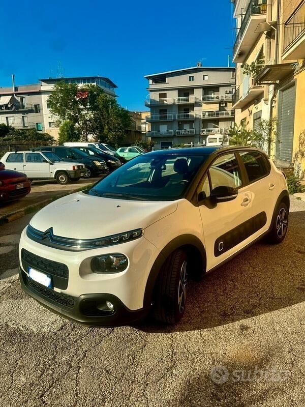 Bianco Usata 2018 Citroën C3 Shine Due volumi | 8000 € (Super prezzo) - Immagine 1/4