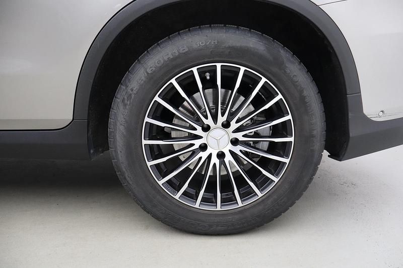Usata Mercedes GLC300 Premium Plus 245 CV (180 kW) 2020 Argento SUV