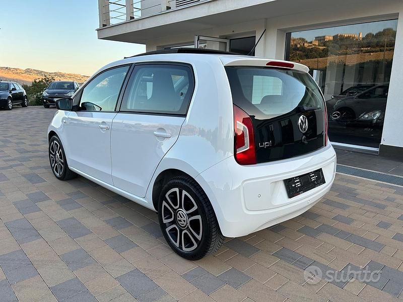 Usata VW up! Move 68 CV (50 kW) 2014 Bianco Utilitaria
