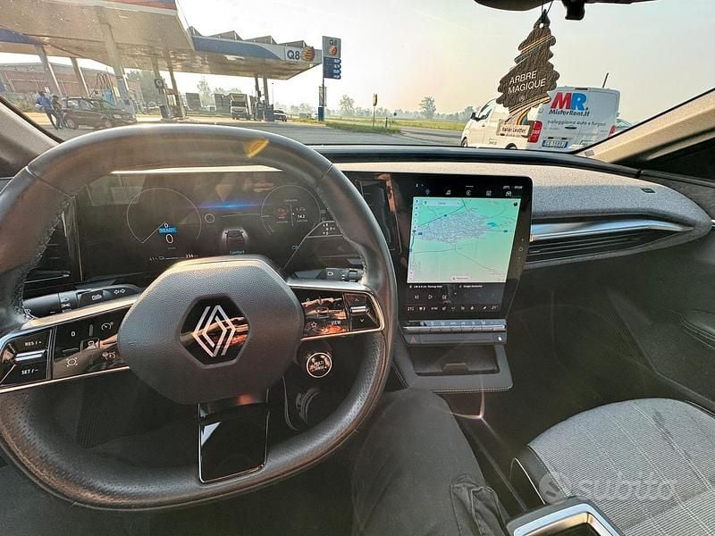Rosso Usata 2023 Renault Megane E-Tech Techno Tre volumi | 25.500 € - Immagine 1/4