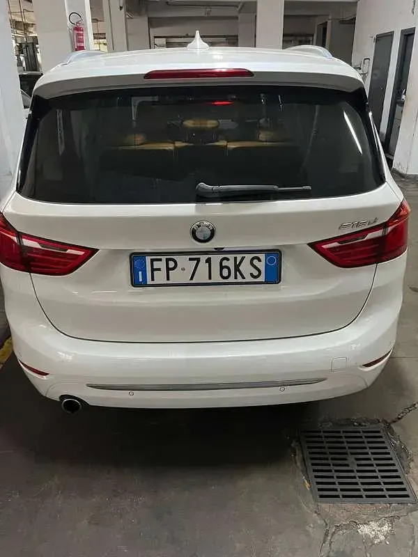 Usata BMW 218 Gran Tourer Luxury Line 150 CV (110 kW) 2015 Bianco Monovolume
