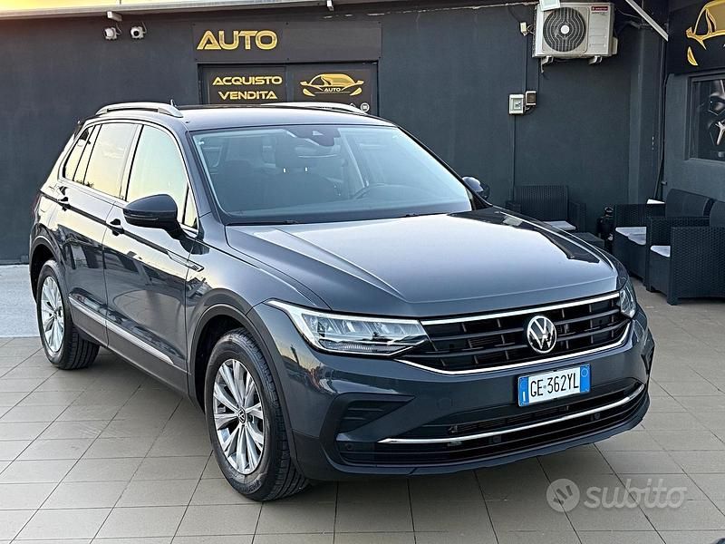 Usata VW Tiguan R-line 150 CV (110 kW) 2021 Grigio SUV