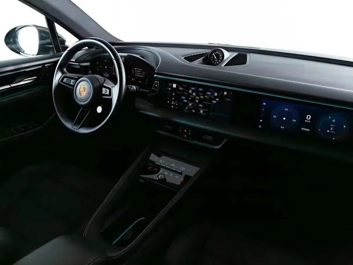 Usata Porsche Macan 144 kW (197 CV) 2024 Verde aventurine metallizzato SUV