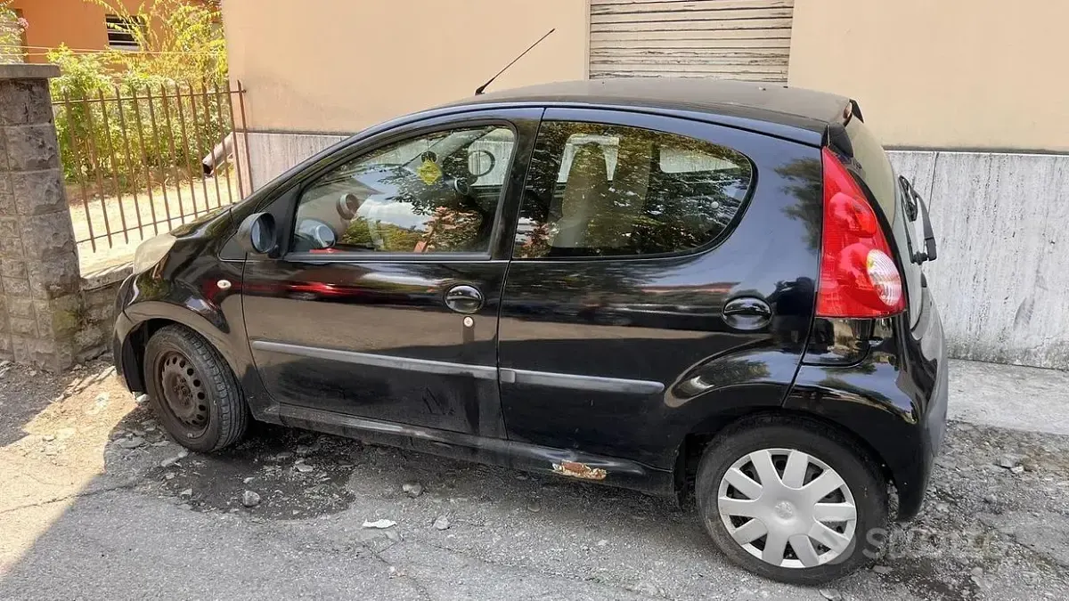 Usata Peugeot 107 68 CV (50 kW) 2006 Nero Utilitaria