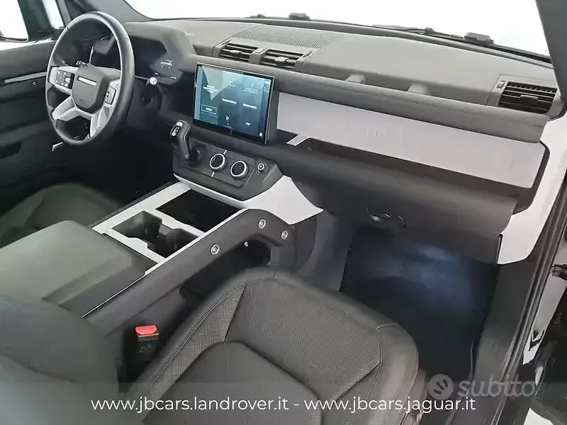 Usata Land Rover Defender S 200 CV (147 kW) 2024 Nero SUV