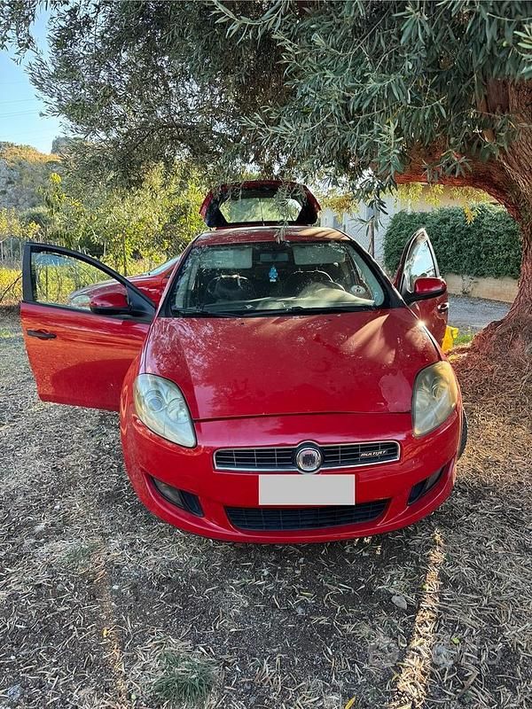 Rosso Usata 2012 Fiat Bravo Due volumi | 600 € (Super prezzo) - Immagine 1/4