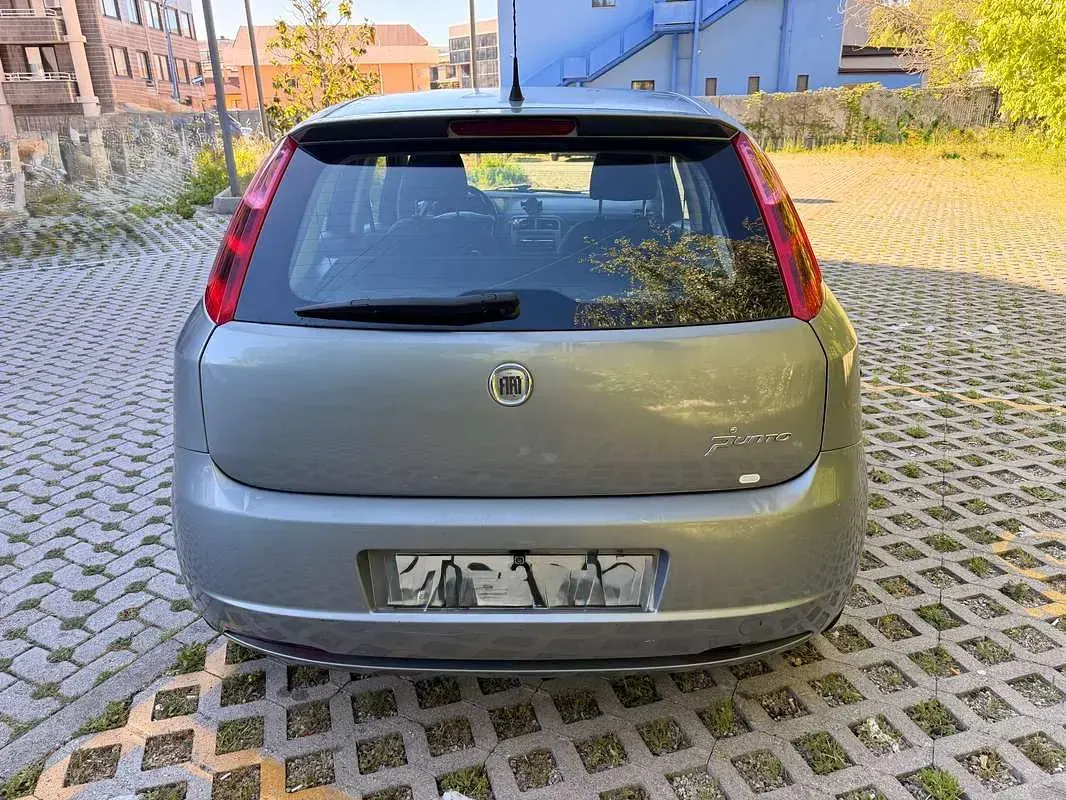 Usata Fiat Grande Punto Active 65 CV (47 kW) 2008 Grigio Utilitaria