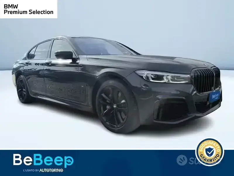 Usata BMW 730 M Sport 286 CV (210 kW) 2022 Grigio metallizzato Berlina