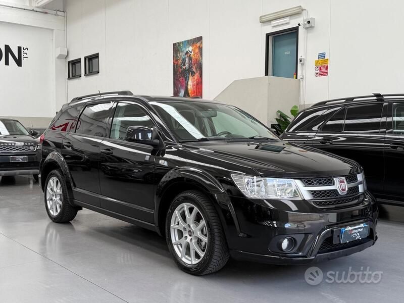 Nero Usata 2014 Fiat Freemont Cross SUV | 7900 € (Buon prezzo) - Immagine 1/4