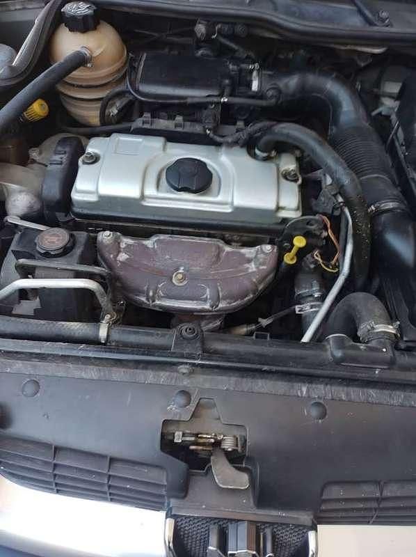 Usata Peugeot 206 60 CV (44 kW) 2000 Grigio Utilitaria