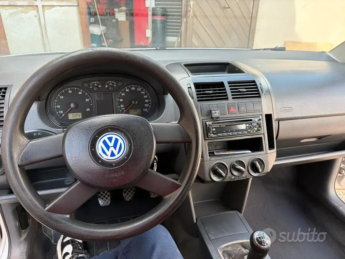 Usata VW Polo 64 CV (47 kW) 2002 Grigio Berlina