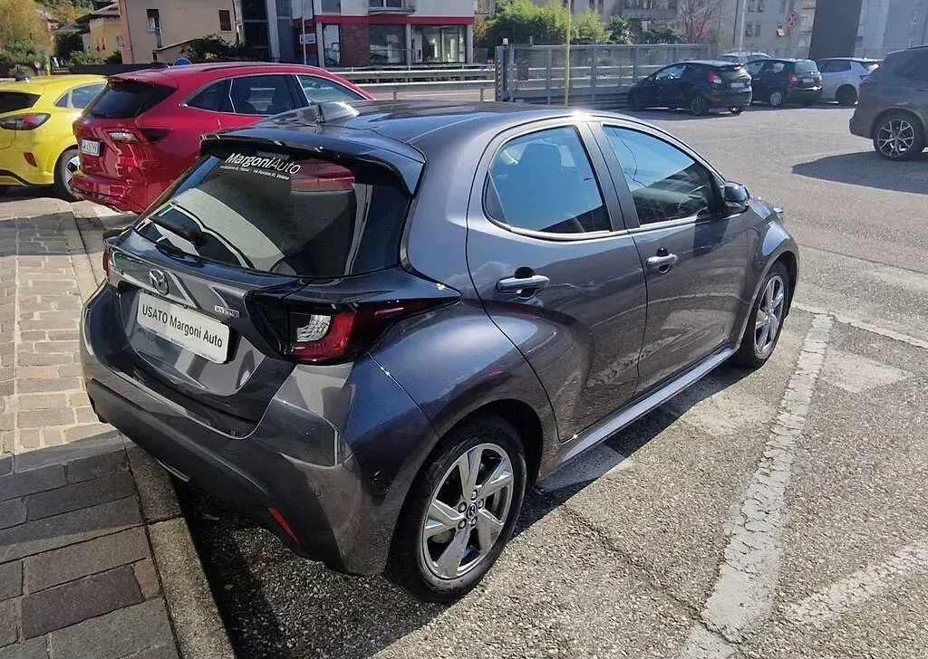 Usata Mazda 2 116 CV (85 kW) 2024 Lead grey Utilitaria