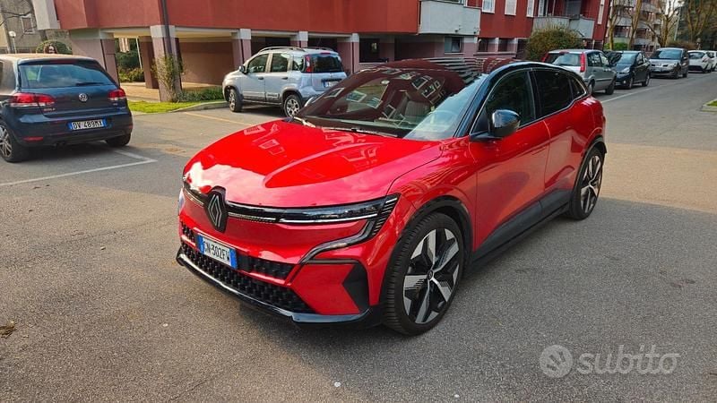 Usata Renault Megane E-Tech Techno 161 kW (220 CV) 2023 Rosso Berlina