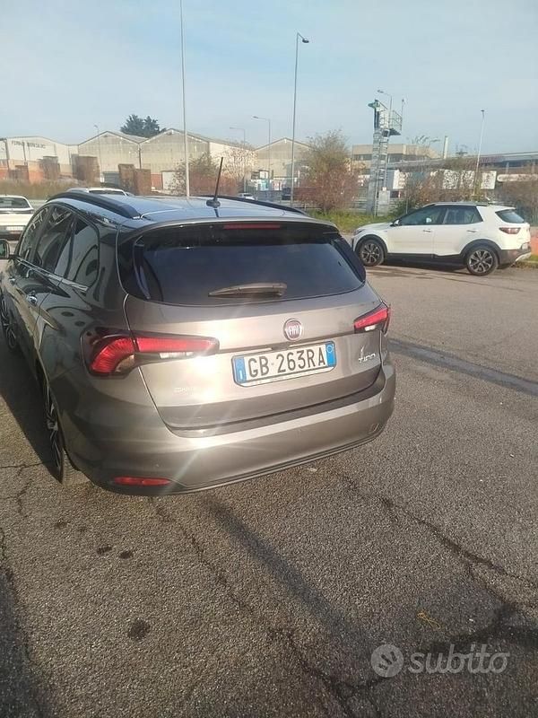 Usata Fiat Tipo 120 CV (88 kW) 2020 Grigio Station wagon