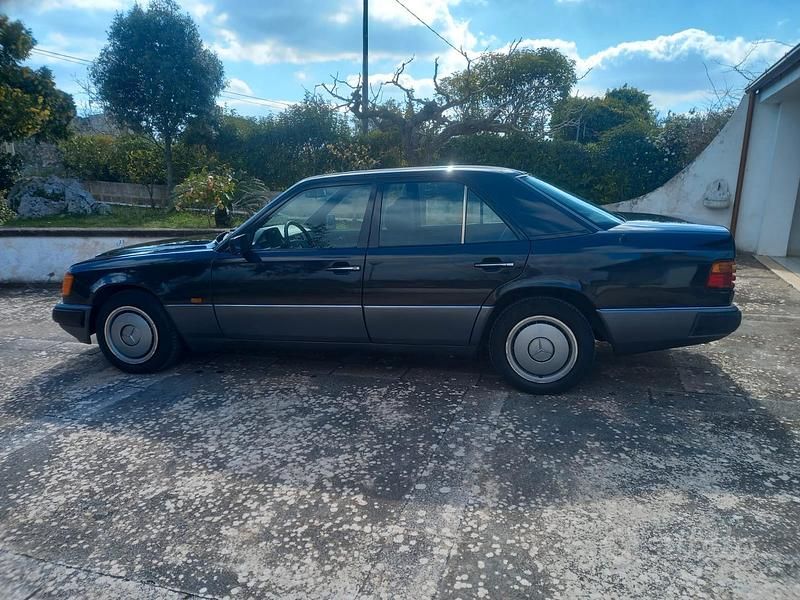 Usata Mercedes E200 136 CV (100 kW) 1993