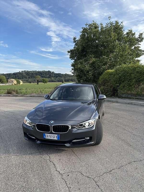 Usata BMW 320 Sport Line 184 CV (135 kW) 2013 Grigio Berlina