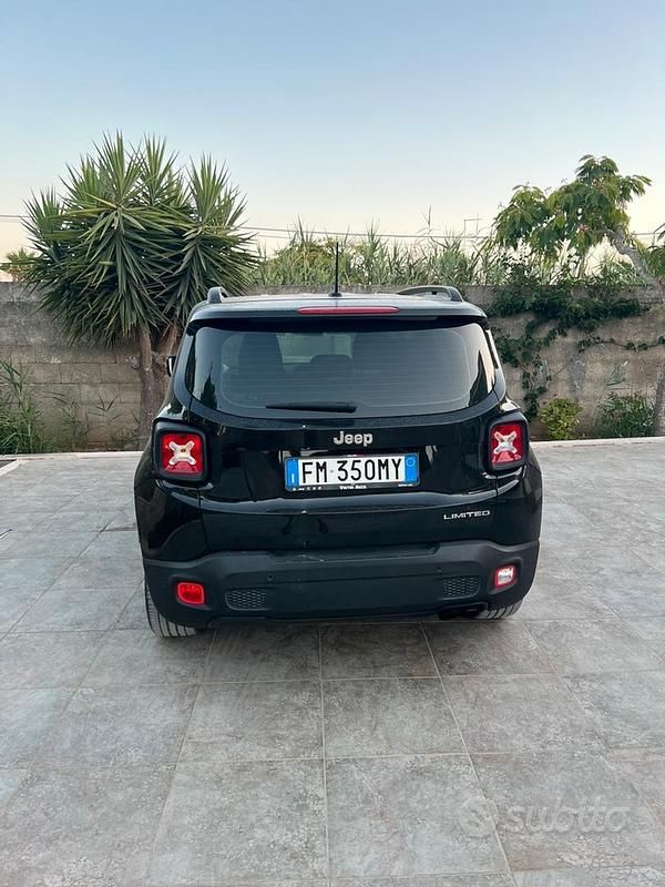 Usata Jeep Renegade 120 CV (88 kW) 2017 Nero SUV