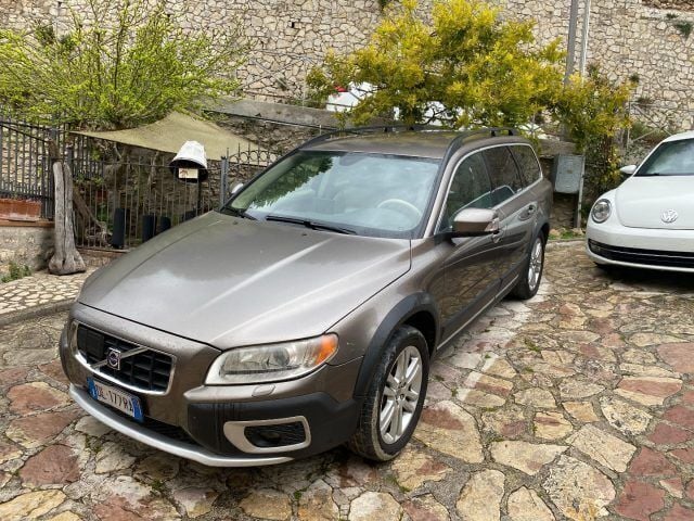 Usata Volvo XC70 Kinetic 185 CV (136 kW) 2007 Oro SUV