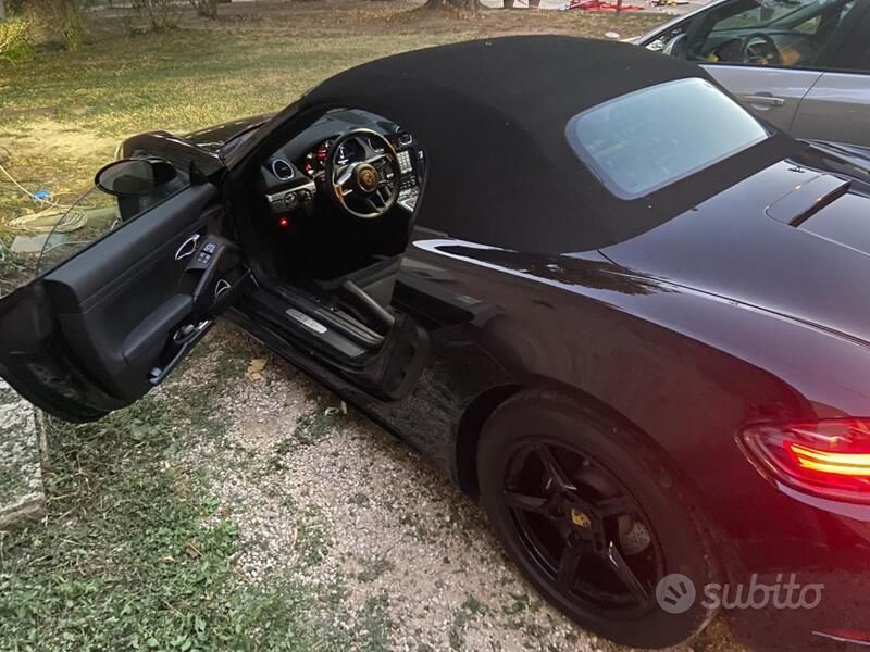 Usata Porsche 718 2016 Nero Cabrio