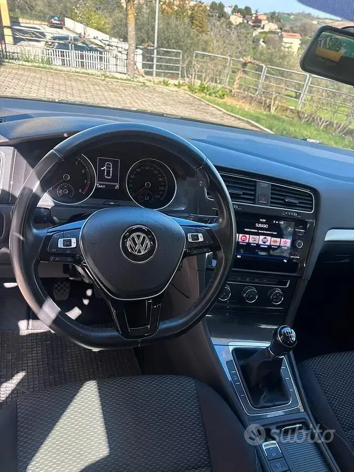 Usata VW Golf VII Trendline 110 CV (80 kW) 2018 Nero Berlina