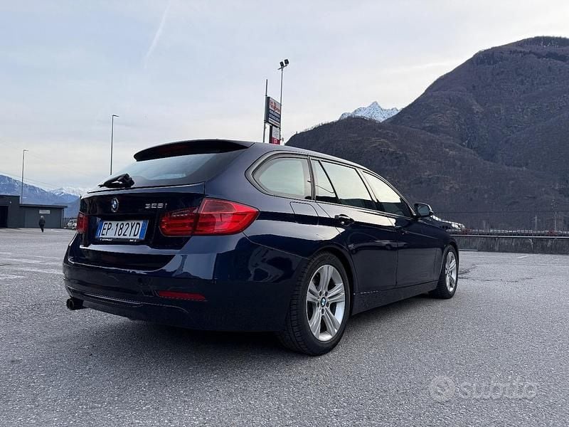 Usata BMW 328 Efficient Dynamics 245 CV (180 kW) 2013 Blu Station wagon