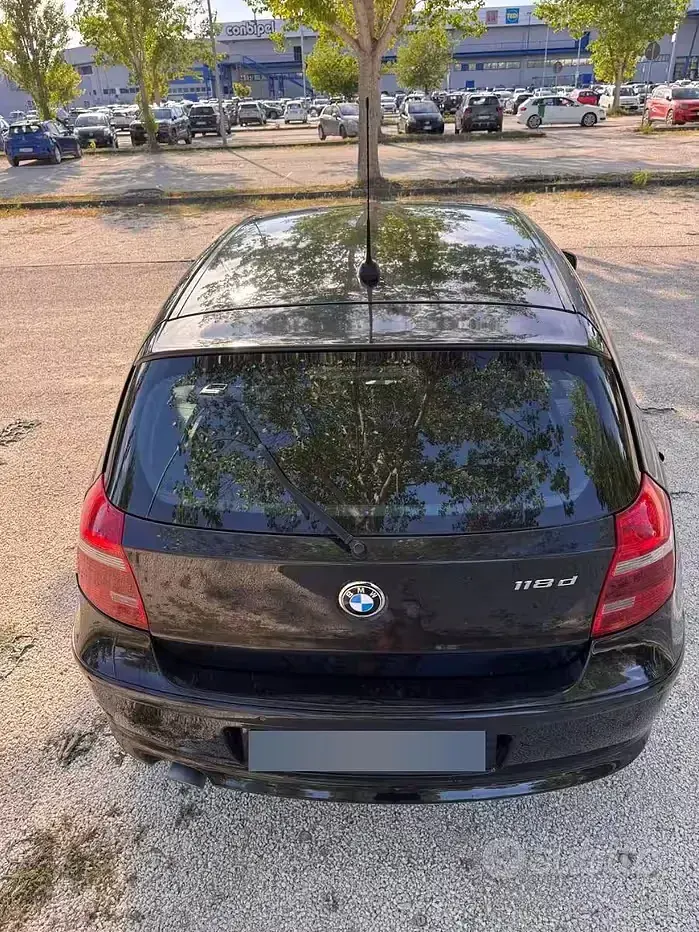 Usata BMW 118 143 CV (105 kW) 2010 Nero Utilitaria