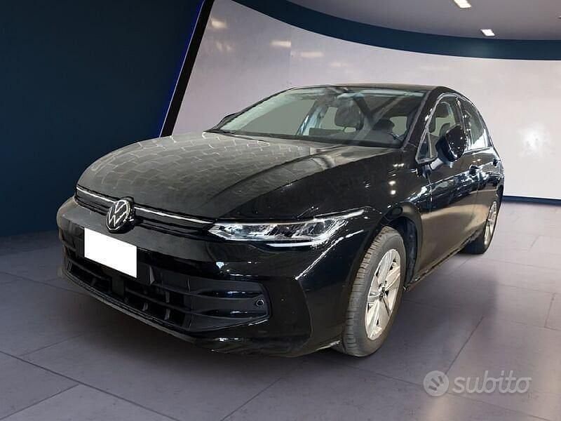 Usata VW Golf VIII Life 116 CV (85 kW) 2025 Nero Berlina
