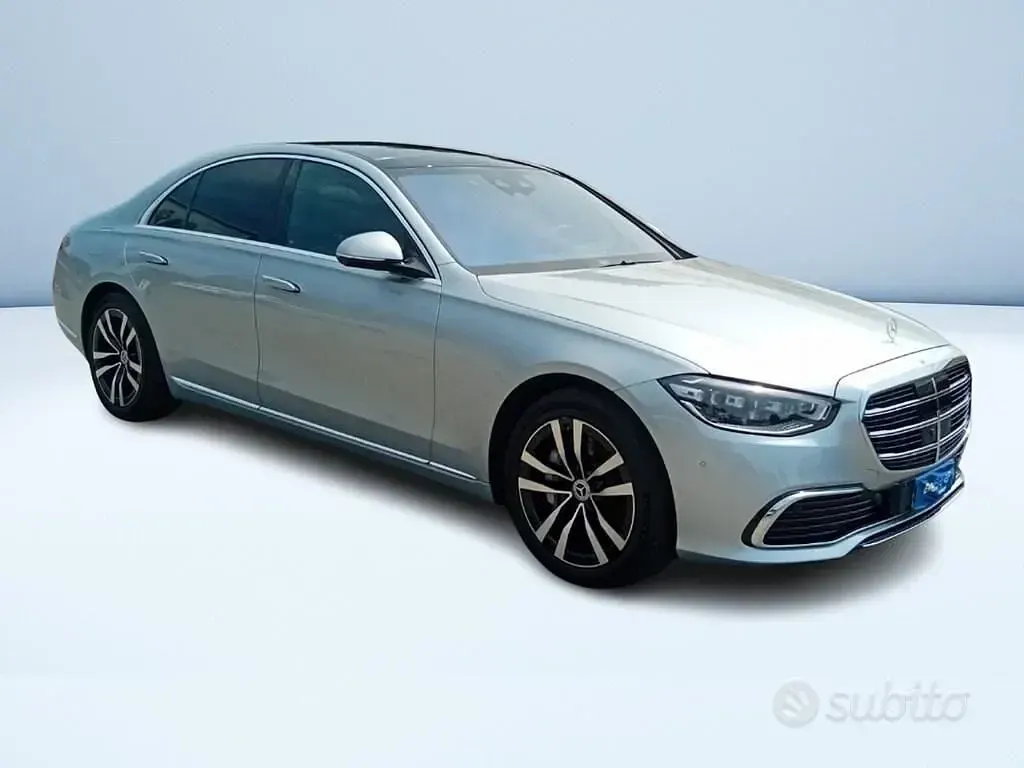 Usata Mercedes S450 Premium Plus 367 CV (269 kW) 2025 Argento metallizzato Berlina