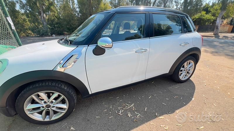 Bianco Usata 2014 Mini Countryman SUV | 8000 € (Cara) - Immagine 1/4