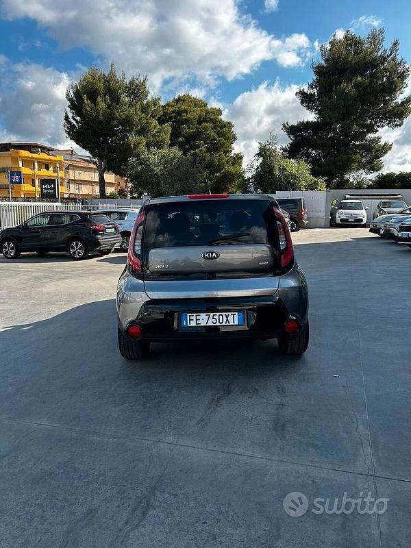 Usata Kia Soul 136 CV (100 kW) 2016 Grigio SUV