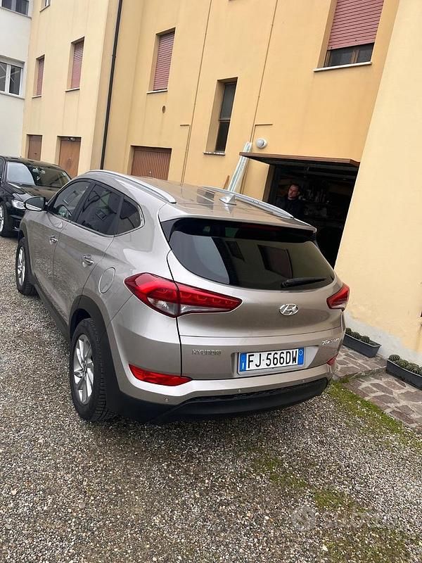 Usata Hyundai Tucson 140 CV (102 kW) 2017 Grigio SUV