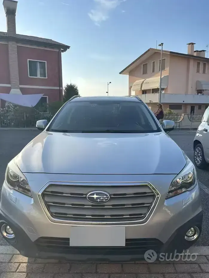 Usata Subaru Outback 150 CV (110 kW) 2016 Grigio Station wagon