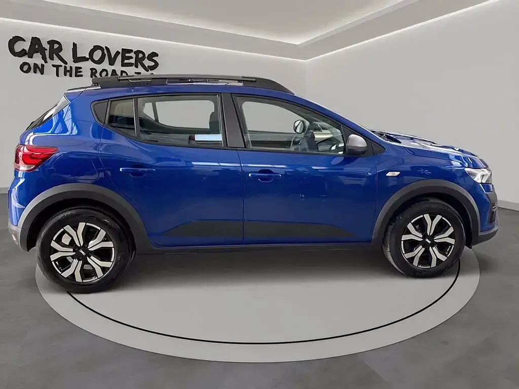 Usata Dacia Sandero Comfort 101 CV (74 kW) 2023 Blu scuro Utilitaria