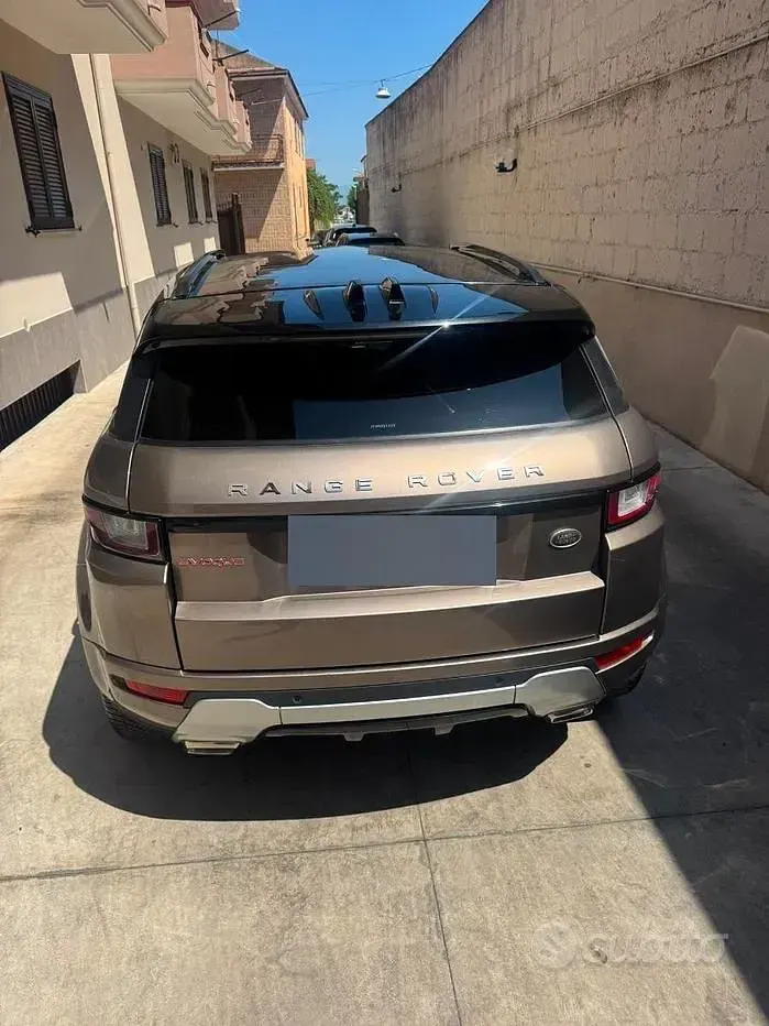 Usata Land Rover Range Rover evoque 150 CV (110 kW) 2017 Marrone Station wagon