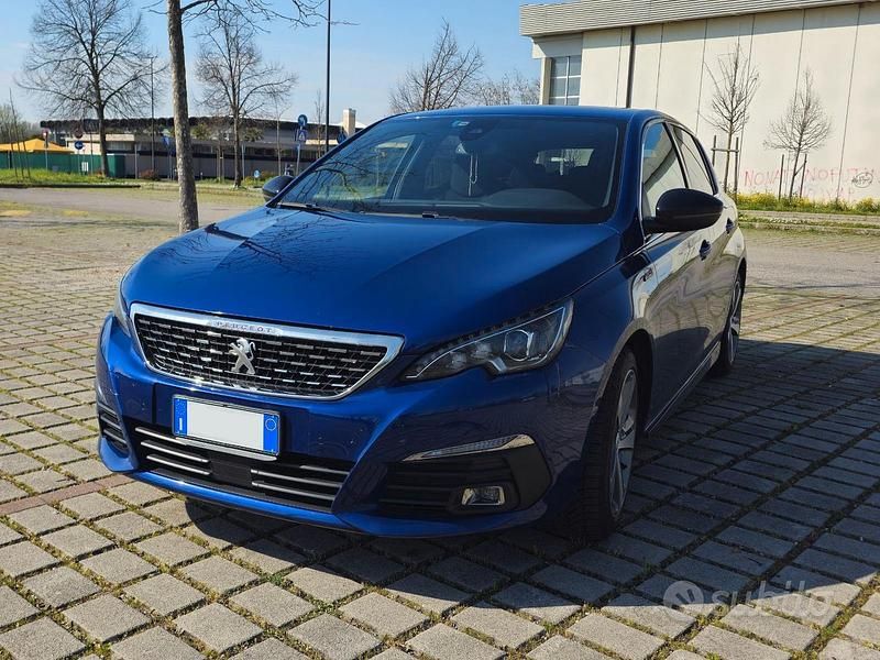 Usata Peugeot 308 GT-line 131 CV (96 kW) 2019 Blu Berlina
