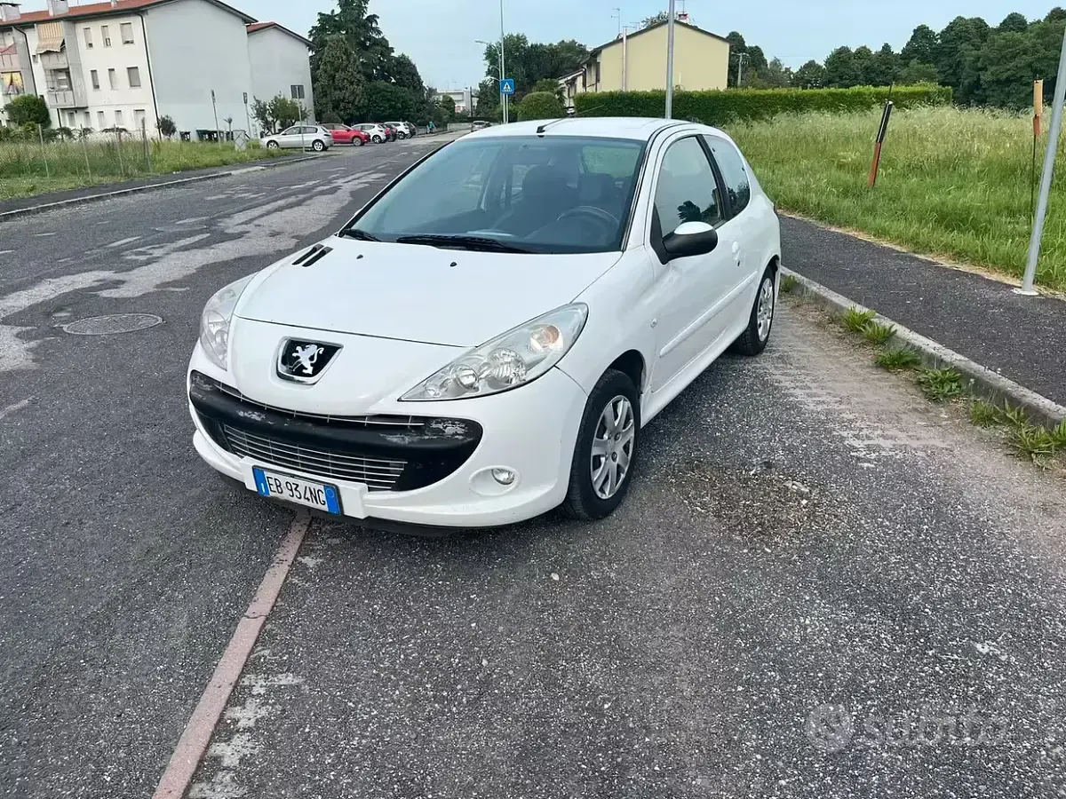 Usata Peugeot 206+ 60 CV (44 kW) 2010 Bianco Utilitaria