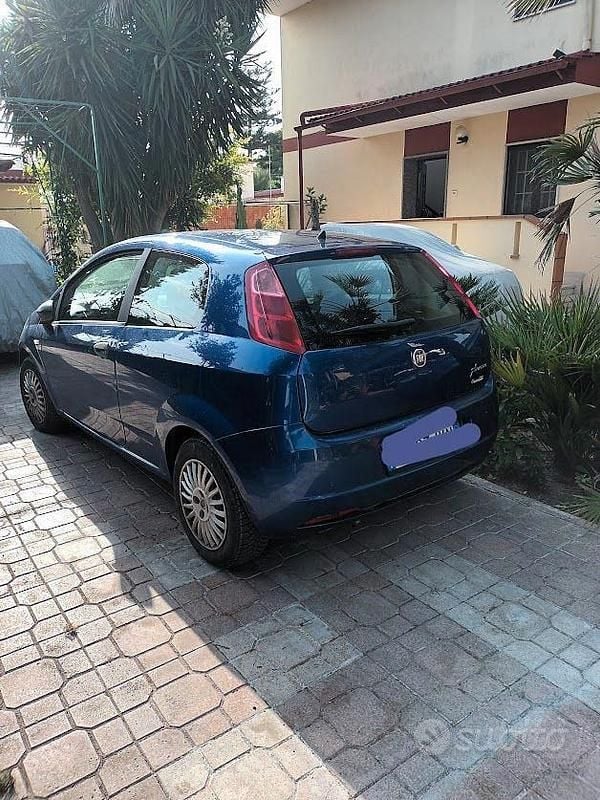 Usata Fiat Punto 65 CV (47 kW) 2008 Blu Utilitaria