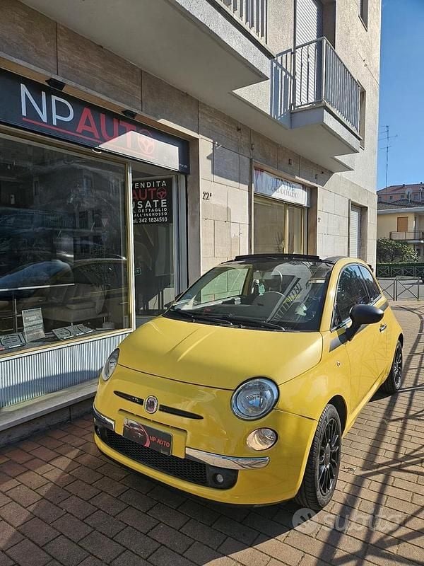 Usata Fiat 500 85 CV (62 kW) 2011 Giallo Cabrio