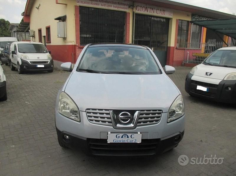 Grigio Usata 2009 Nissan Qashqai Tekna SUV | 4900 € (Buon prezzo) - Immagine 1/4