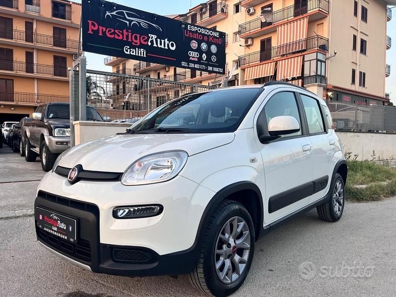 Usata Fiat Panda 4x4 S 86 CV (63 kW) 2016 Bianco Utilitaria
