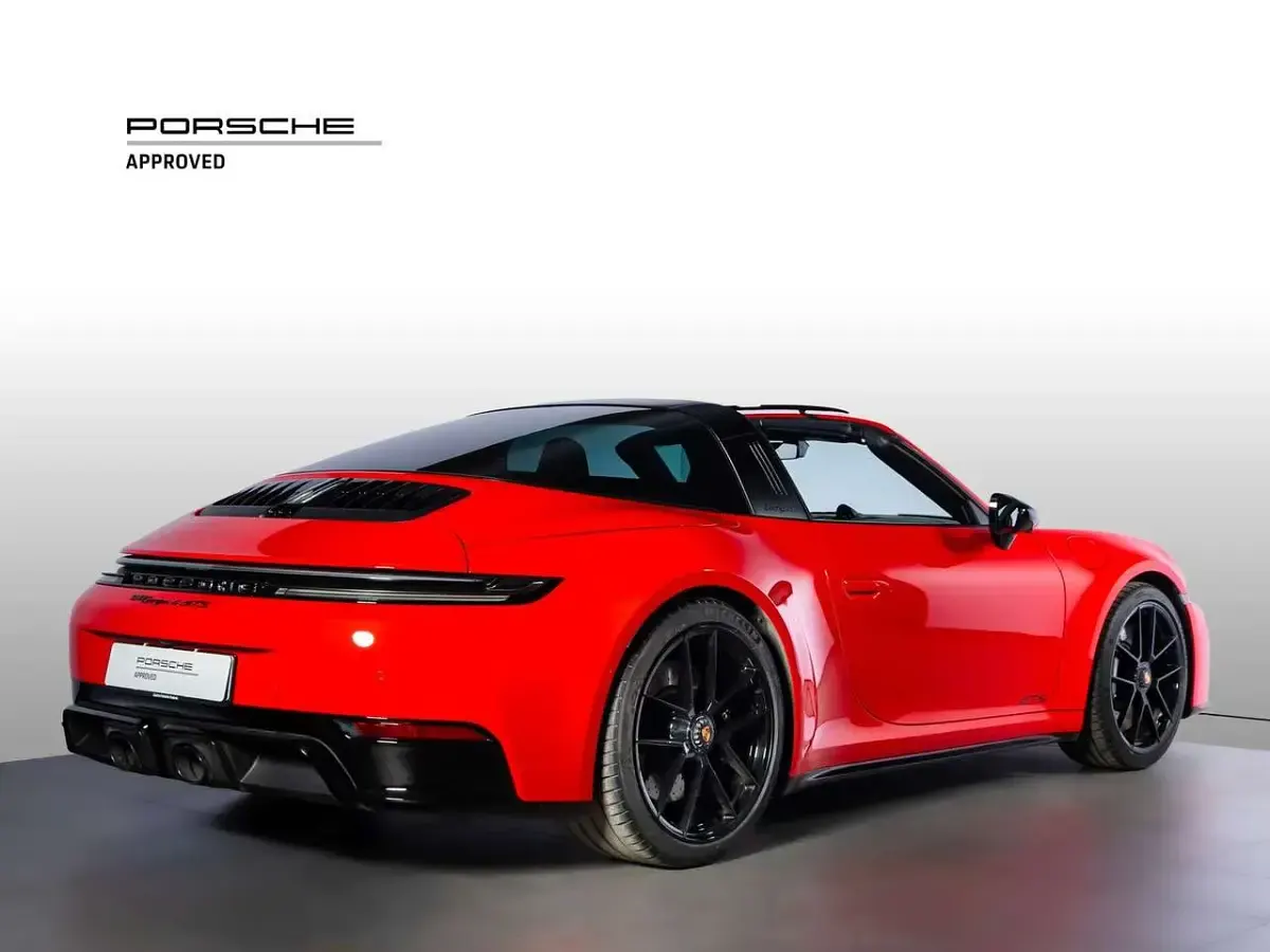 Usata Porsche 992 541 CV (397 kW) 2025 Guards red Cabrio