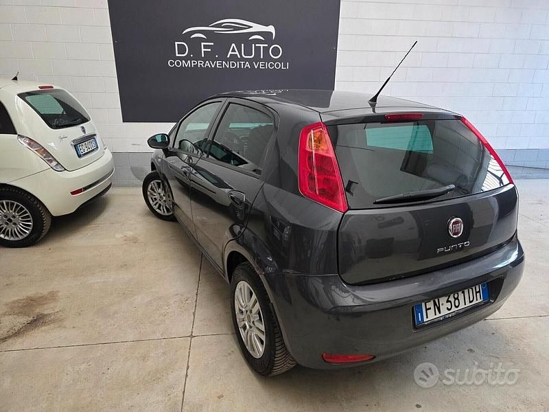 Usata Fiat Punto 69 CV (50 kW) 2017 Grigio Utilitaria