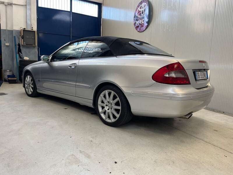 Usata Mercedes CLK320 Avantgarde 224 CV (164 kW) 2007 Argento Cabrio